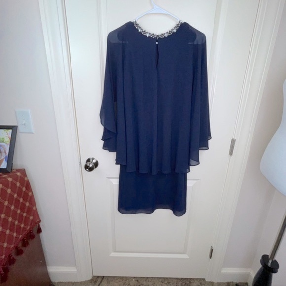 Vince Camuto Chiffon Cape Back Shift Dress NAVY 2 - Picture 15 of 17